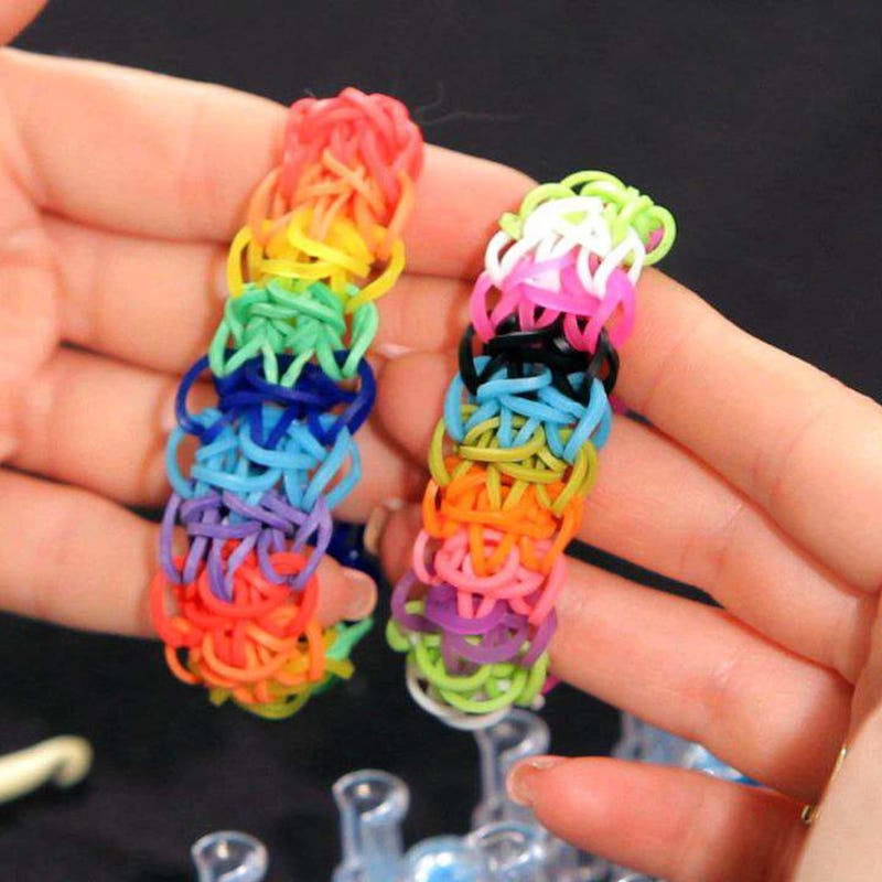 DIY Rubber Band Bracelets Without a Loom