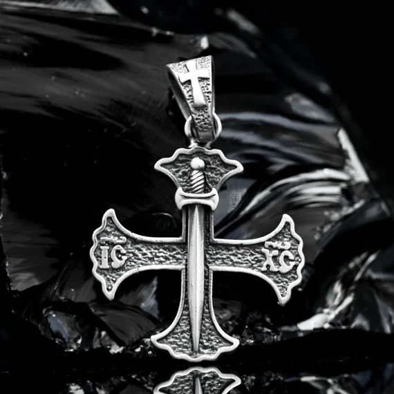 Sterling Silver Cross Jewelry: Trendy Designs for 2025