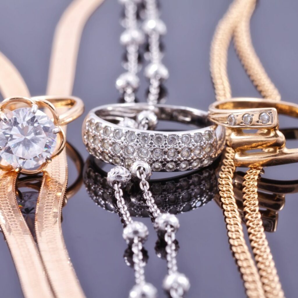 Mixing Metals: Styling Silver and Gold Jewelry Together